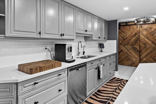 302-320 Meredith Road Ne, Calgary, AB - Indoor Photo Showing Kitchen With Double Sink