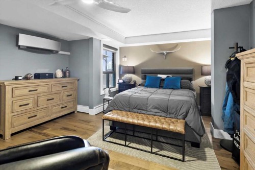 302-320 Meredith Road Ne, Calgary, AB - Indoor Photo Showing Bedroom