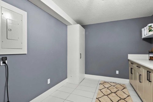 302-320 Meredith Road Ne, Calgary, AB - Indoor