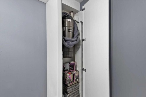 302-320 Meredith Road Ne, Calgary, AB - Indoor