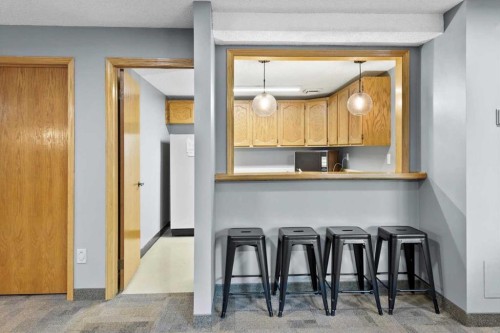 302-320 Meredith Road Ne, Calgary, AB - Indoor