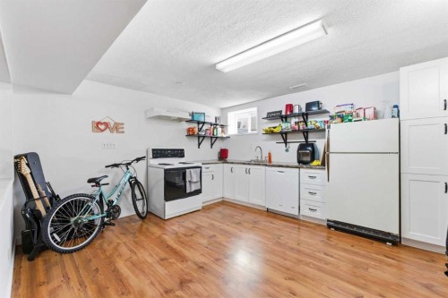 8119 Ranchview Drive Nw, Calgary, AB - Indoor Photo Showing Other Room