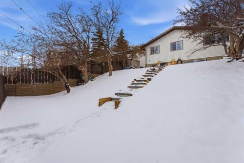 8119 Ranchview Drive Nw, Calgary, AB - Outdoor