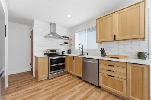 8119 Ranchview Drive Nw, Calgary, AB - Indoor Photo Showing Kitchen