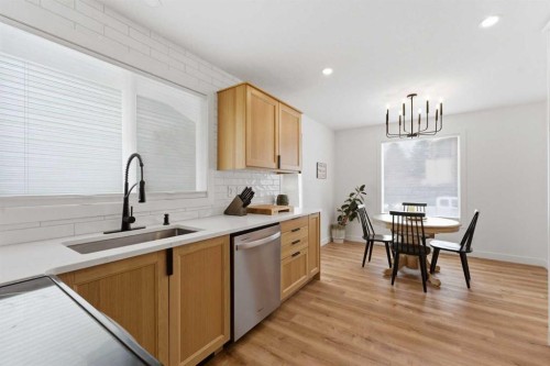 8119 Ranchview Drive Nw, Calgary, AB - Indoor Photo Showing Kitchen