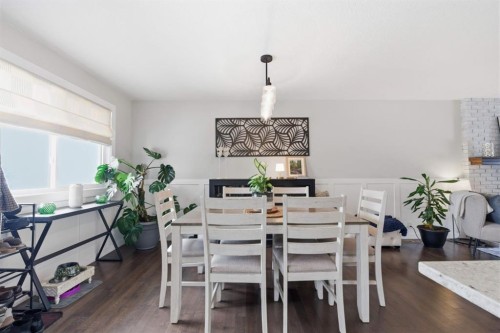 8411 Silver Springs Road Nw, Calgary, AB - Indoor Photo Showing Dining Room
