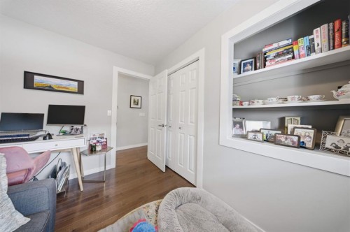 8411 Silver Springs Road Nw, Calgary, AB - Indoor Photo Showing Office