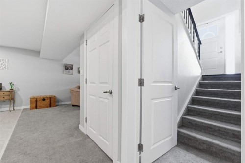 8411 Silver Springs Road Nw, Calgary, AB - Indoor Photo Showing Other Room