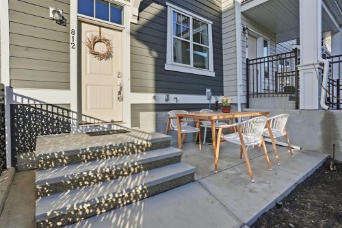 812 Cranbrook Walk Se, Calgary, AB - Outdoor