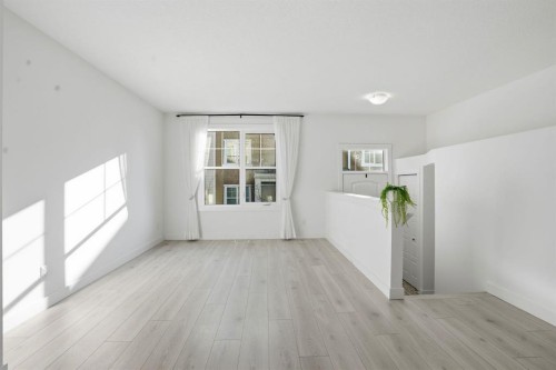 812 Cranbrook Walk Se, Calgary, AB - Indoor Photo Showing Other Room