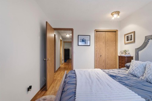 158 Saratoga Close Ne, Calgary, AB - Indoor Photo Showing Bedroom