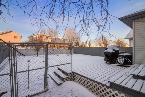 158 Saratoga Close Ne, Calgary, AB - Outdoor