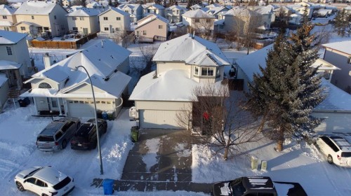 158 Saratoga Close Ne, Calgary, AB - Outdoor