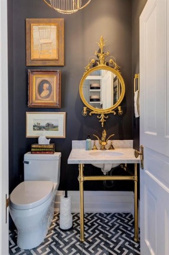 1927 12 Street Sw, Calgary, AB - Indoor Photo Showing Bathroom