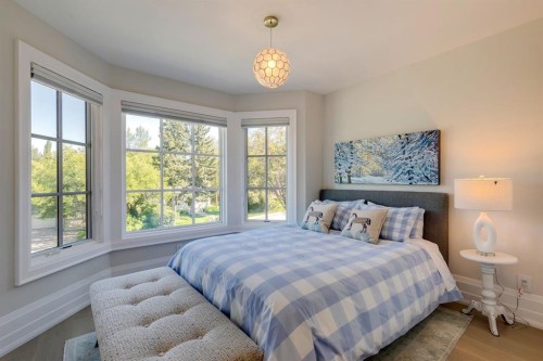 1927 12 Street Sw, Calgary, AB - Indoor Photo Showing Bedroom