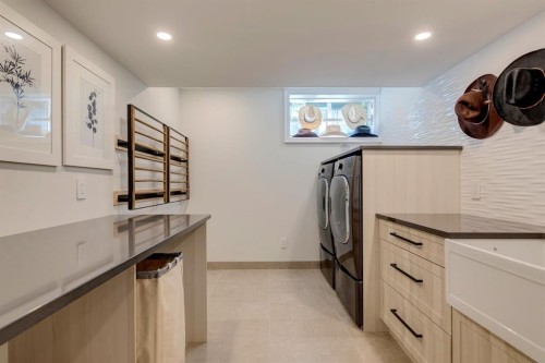 1927 12 Street Sw, Calgary, AB - Indoor Photo Showing Laundry Room