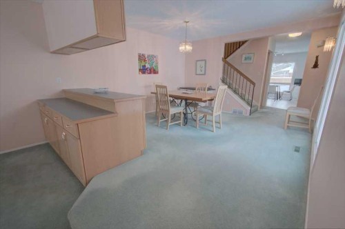 6719 Coach Hill Road Sw, Calgary, AB - Indoor Photo Showing Other Room