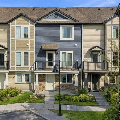 148 Legacy Point Se, Calgary, AB - Outdoor With Facade