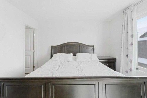 148 Legacy Point Se, Calgary, AB - Indoor Photo Showing Bedroom