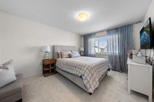 237 Walden Parade Se, Calgary, AB - Indoor Photo Showing Bedroom