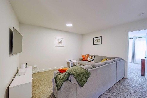 25 Belmont Green Sw, Calgary, AB - Indoor