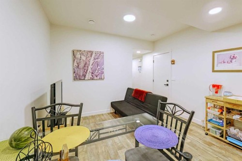 25 Belmont Green Sw, Calgary, AB - Indoor