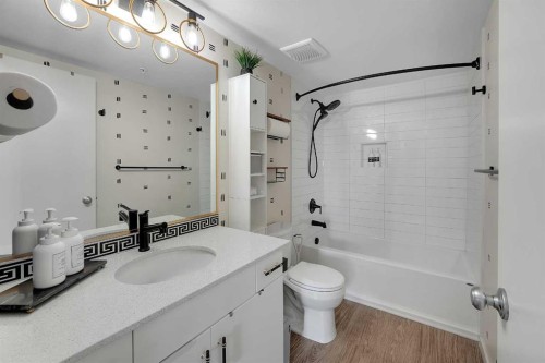 3212-181 Skyview Ranch Manor Ne, Calgary, AB - Indoor Photo Showing Bathroom