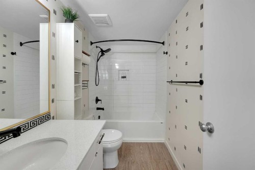 3212-181 Skyview Ranch Manor Ne, Calgary, AB - Indoor Photo Showing Bathroom