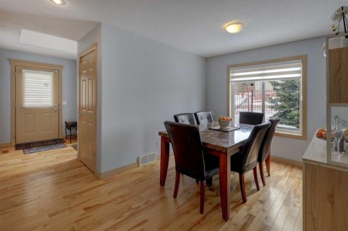 115 Rockledge Terrace Nw, Calgary, AB - Indoor Photo Showing Dining Room