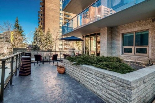 204-701 3 Avenue Sw, Calgary, AB - Outdoor