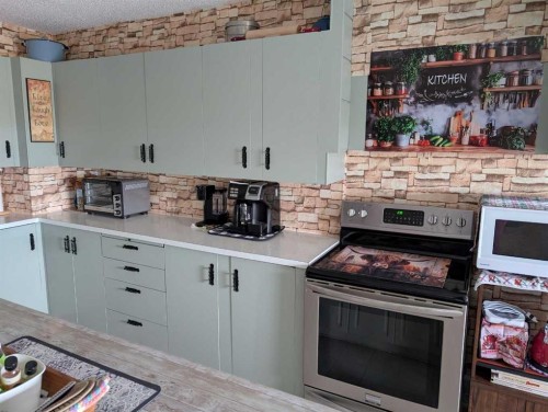 134004 Range Rd 223, Rural Vulcan County, AB - Indoor Photo Showing Kitchen