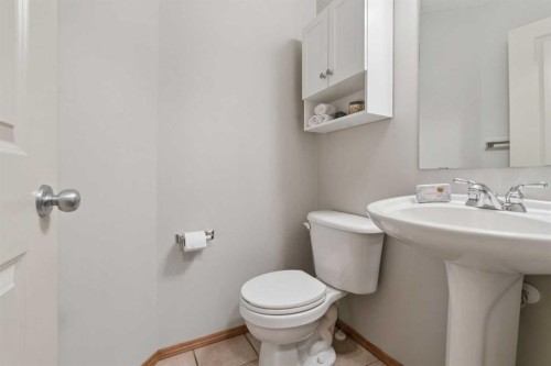 142 Cranfield Crescent Se, Calgary, AB - Indoor Photo Showing Bathroom