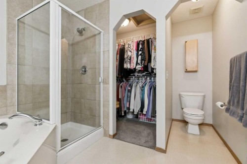 142 Cranfield Crescent Se, Calgary, AB - Indoor Photo Showing Bathroom