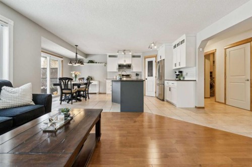 142 Cranfield Crescent Se, Calgary, AB - Indoor