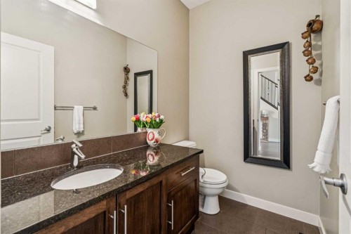 4 Drake Landing Gate, Okotoks, AB - Indoor Photo Showing Bathroom