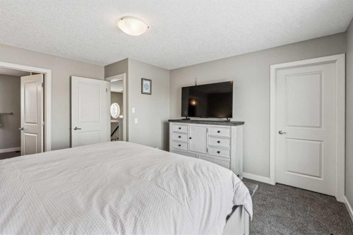 4 Drake Landing Gate, Okotoks, AB - Indoor Photo Showing Bedroom