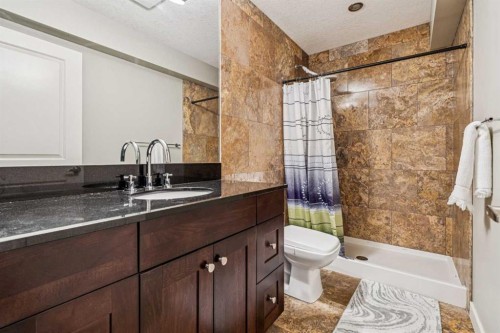 4 Drake Landing Gate, Okotoks, AB - Indoor Photo Showing Bathroom