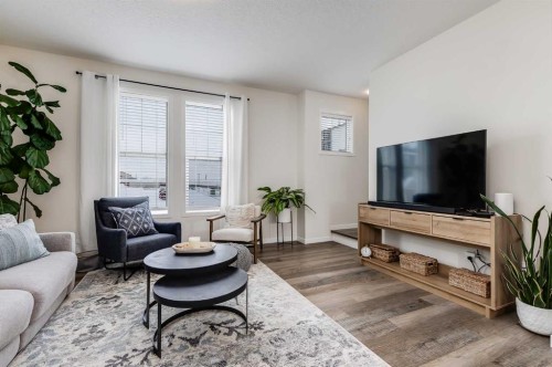 237 South Point Park Sw, Airdrie, AB - Indoor Photo Showing Living Room