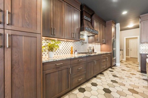 964 East Chestermere, Chestermere, AB - Indoor Photo Showing Kitchen