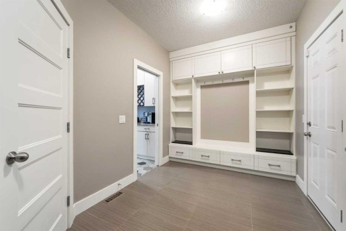 964 East Chestermere, Chestermere, AB - Indoor Photo Showing Other Room