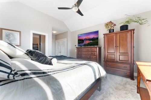 964 East Chestermere, Chestermere, AB - Indoor Photo Showing Bedroom