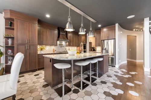 964 East Chestermere, Chestermere, AB - Indoor Photo Showing Kitchen With Upgraded Kitchen