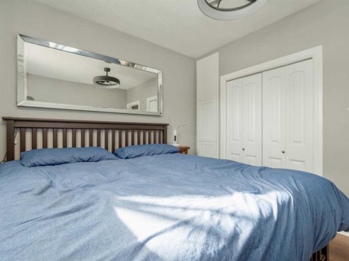 1509 4 Avenue North, Lethbridge, AB - Indoor Photo Showing Bedroom