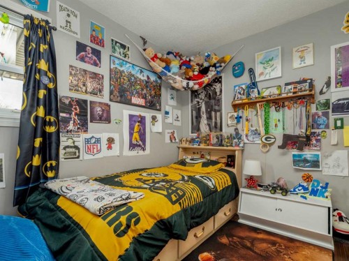 1509 4 Avenue North, Lethbridge, AB - Indoor Photo Showing Bedroom