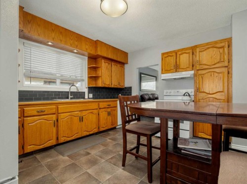 1509 4 Avenue North, Lethbridge, AB - Indoor