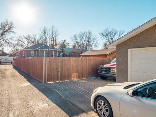 1509 4 Avenue North, Lethbridge, AB - Outdoor