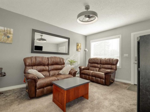 1509 4 Avenue North, Lethbridge, AB - Indoor Photo Showing Living Room