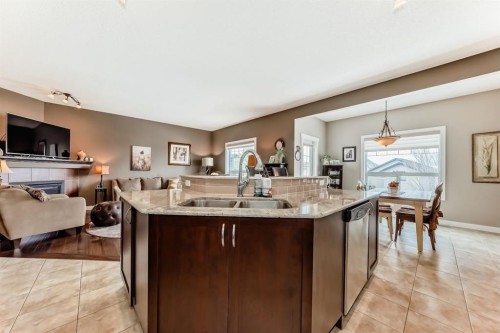 191 Pantego Close Nw, Calgary, AB - Indoor Photo Showing Kitchen With Double Sink