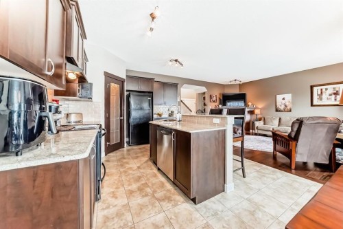 191 Pantego Close Nw, Calgary, AB - Indoor Photo Showing Kitchen
