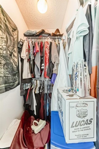 835 Westmount Drive, Strathmore, AB - Indoor With Storage